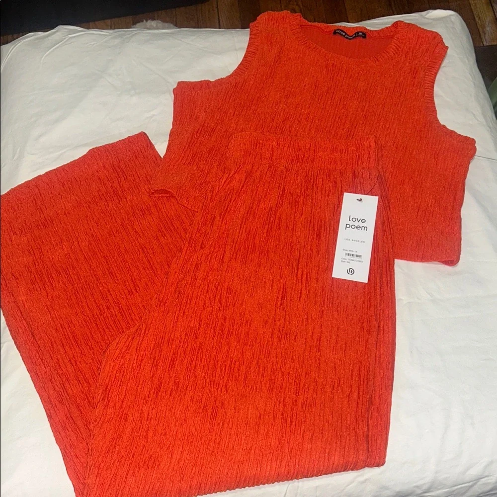 Love Poem Bright tomato red color Sleeveless Top and Pants Set - Picture 3 of 4